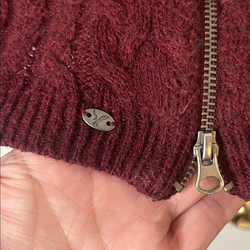 American Eagle Outfitters Maroon Cable Knit Sweater - Picture 4 of 5